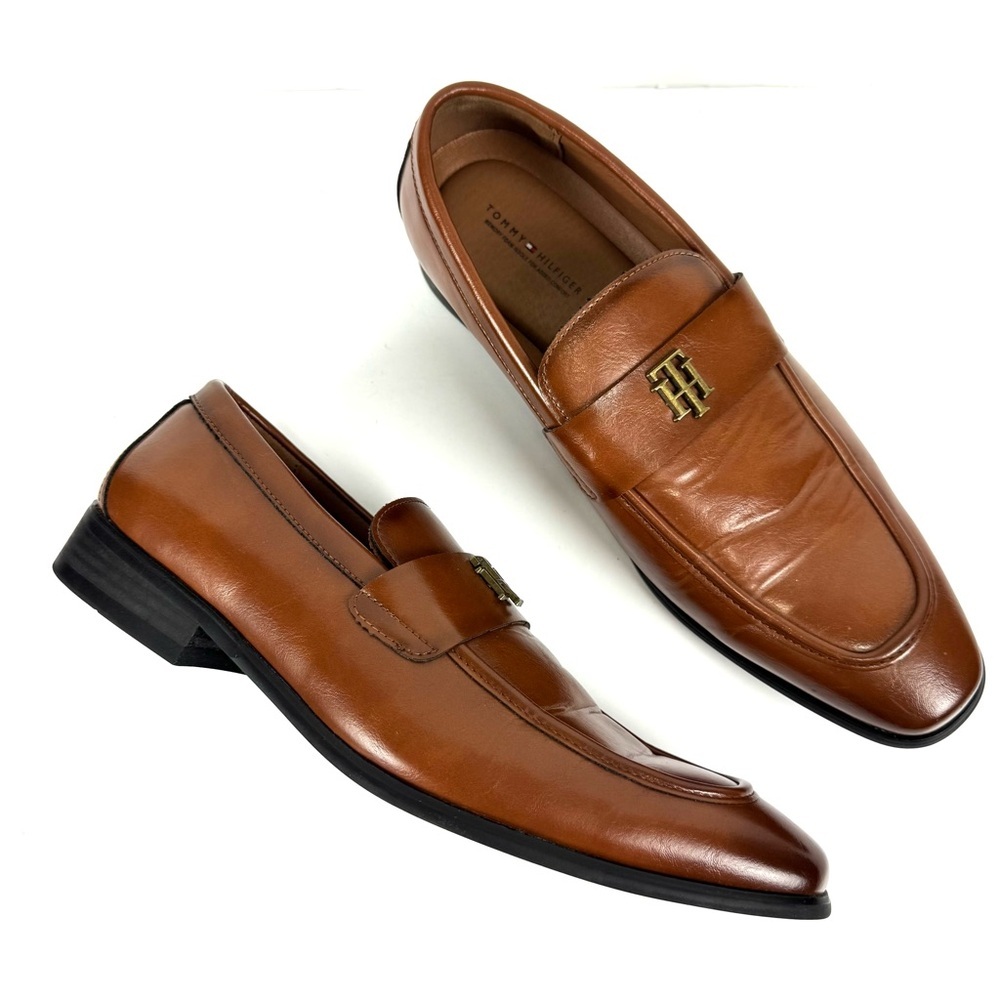 NEW Tommy Hilfiger Men's 9 M Brown Sawlin Logo Embellished Dress Loafers Shoes